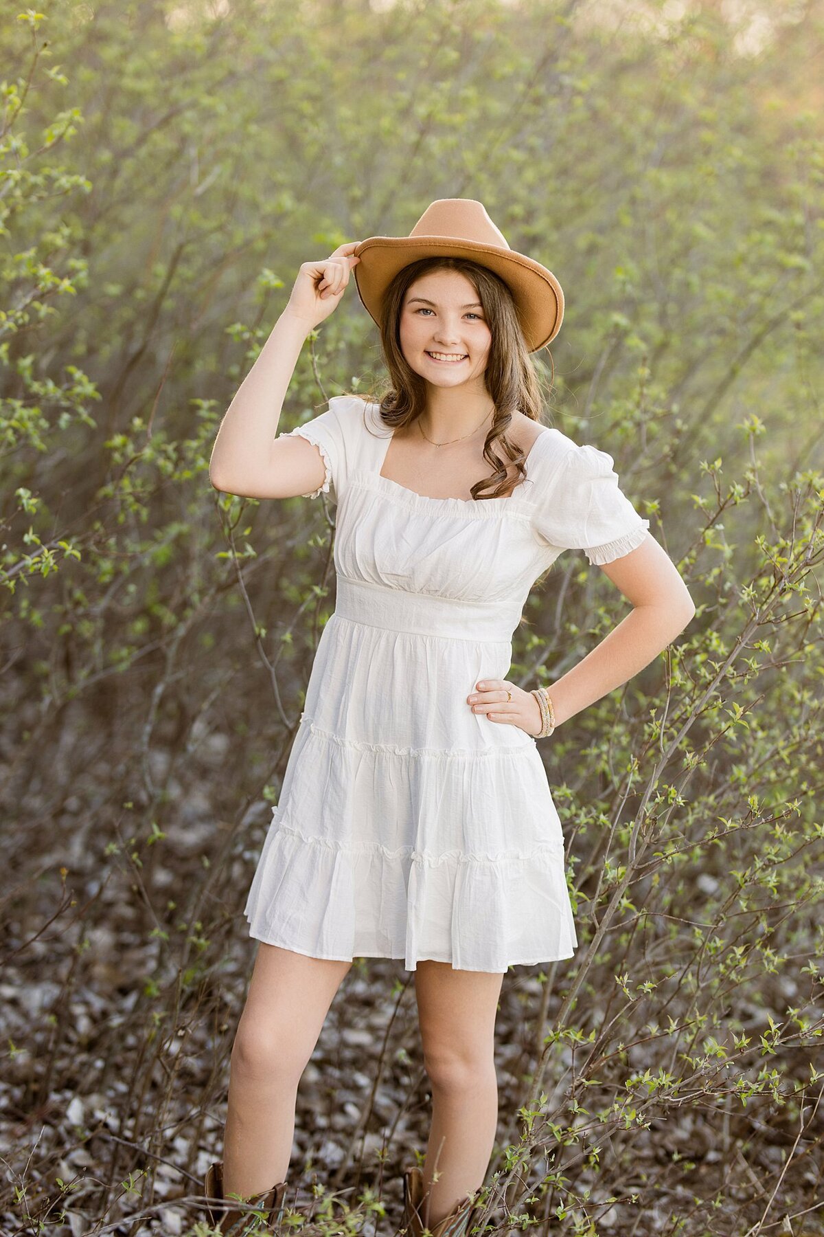 Sara-McMillian-Photography-Haven-Kansas-High-School-Senior-Girl-golden-light-Outdoor-Photos-5489