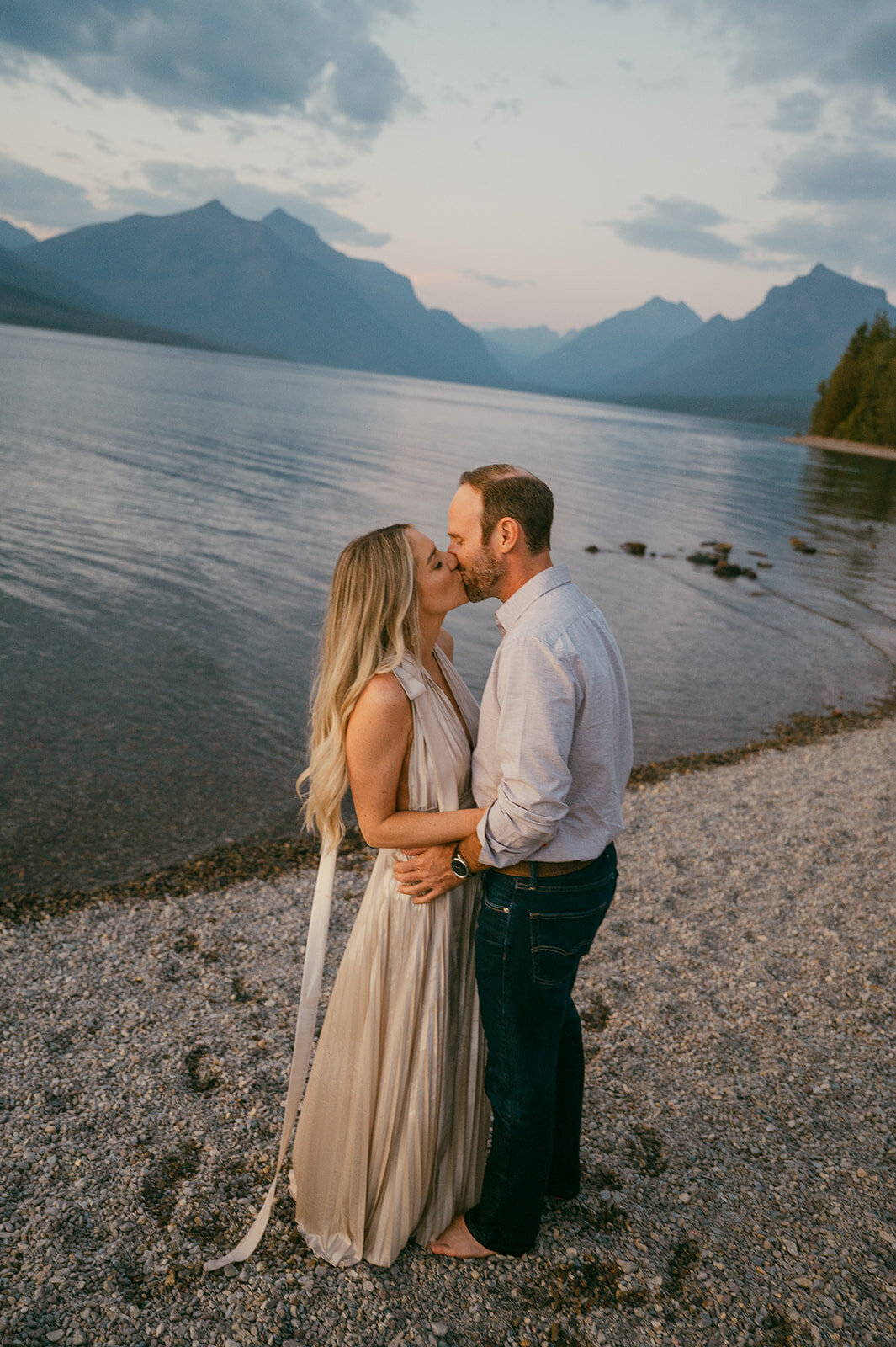 vintage-hollywood-glacier-national-park-elopement-presley-gray-photo1650
