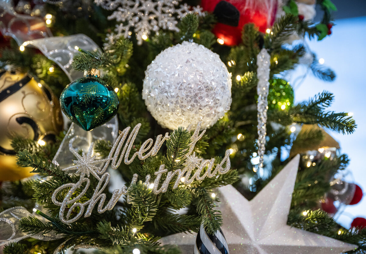 Interiors-by-Bethany-Professional-Christmas-Decor-Colorado-Springs-34