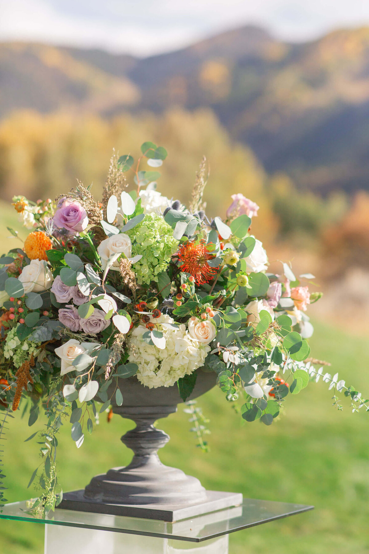 fall-aspen-wedding-ceremony-flowers-1