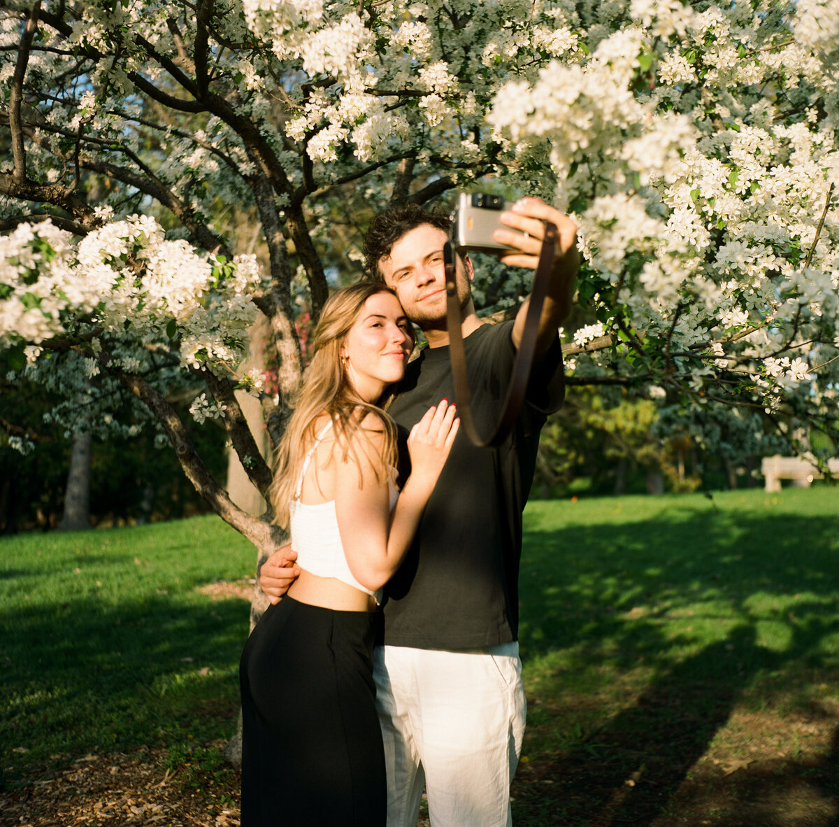 Lyndale-Rose-Garden-engagement-R&K-Will-DeGraw-Clever-Disarray-8