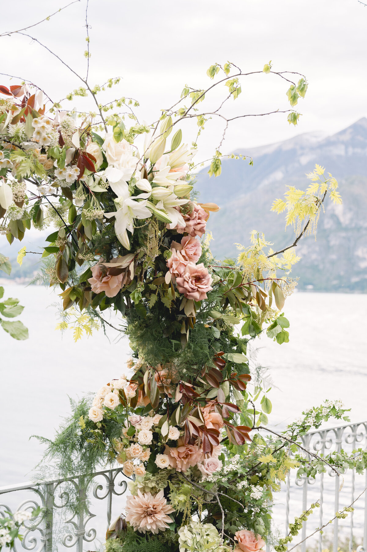 Dimos Bablis Studio Luxury Wedding Photographers Greece and Italy Santorini Wedding Villa Cipressi pastel  _045
