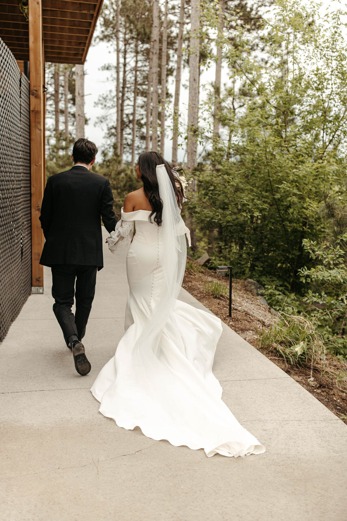 Pinewood Events - Minnesota Modern Nature Inspired Venue - @shantstclair - 4