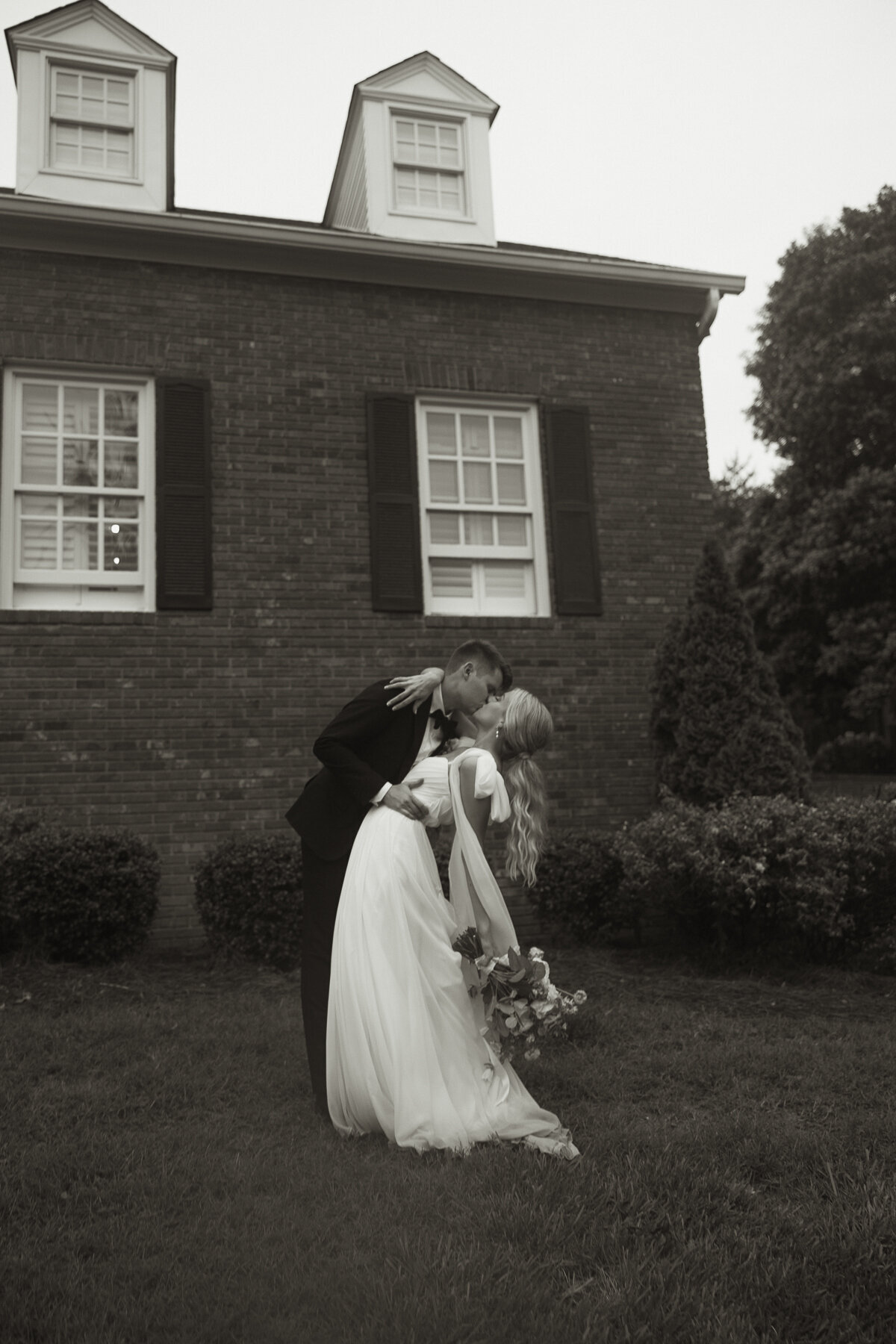 kansascitytravelingweddingphotographer-132