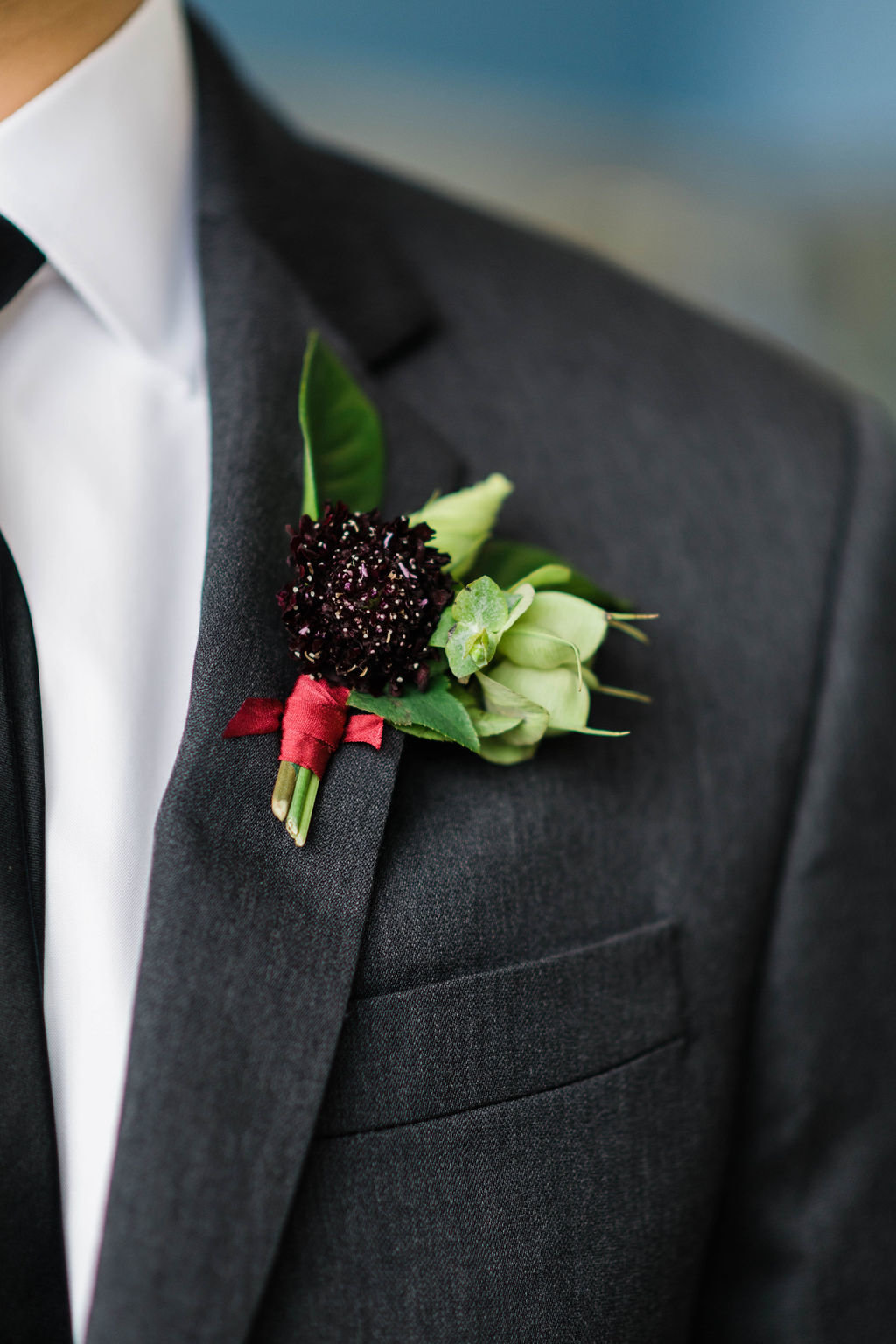 groom's boutonnieres photo