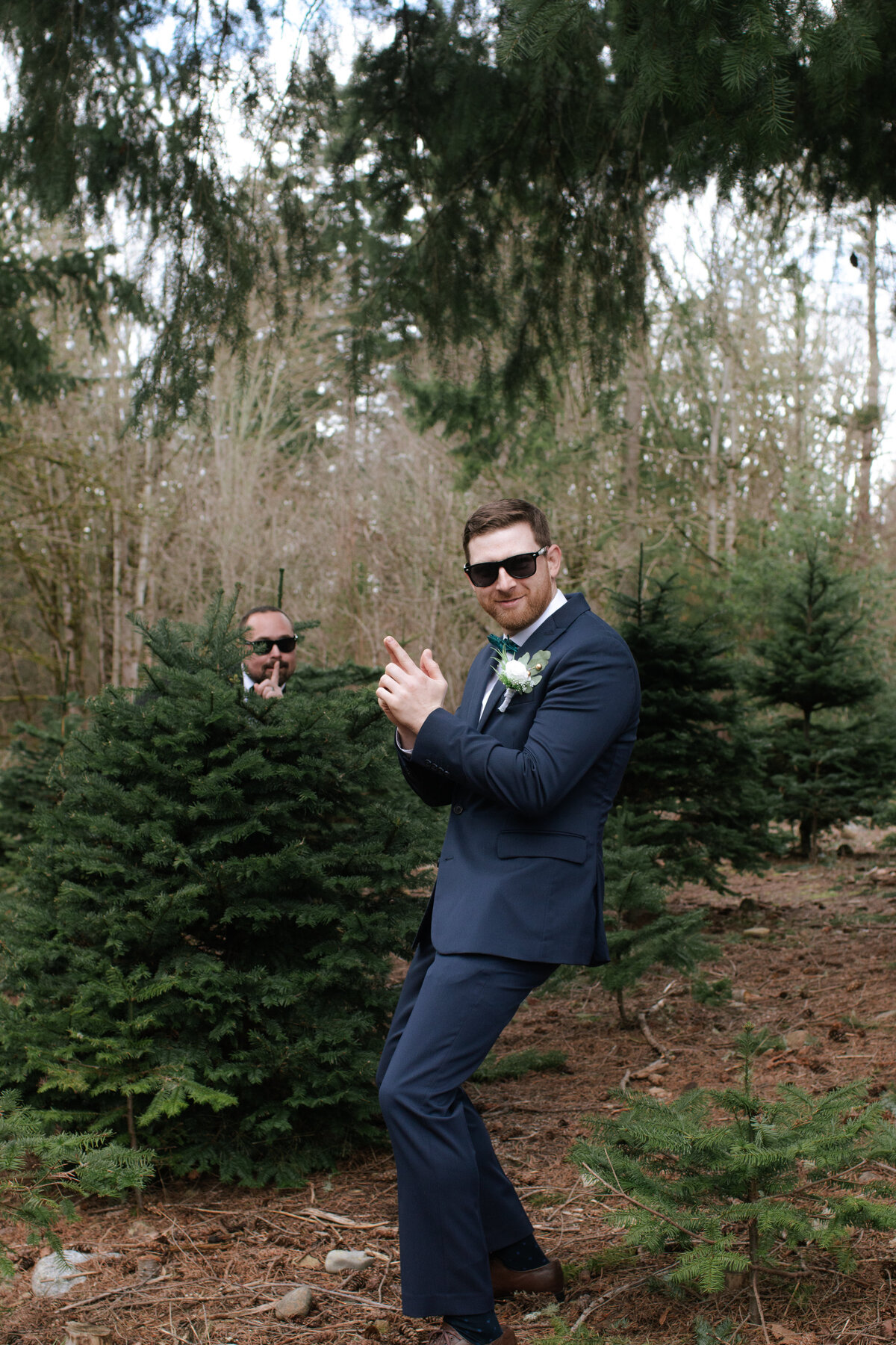 bridal-party-trinity-tree-farm-documentary-photography-jennifer-moreno-photography-washington