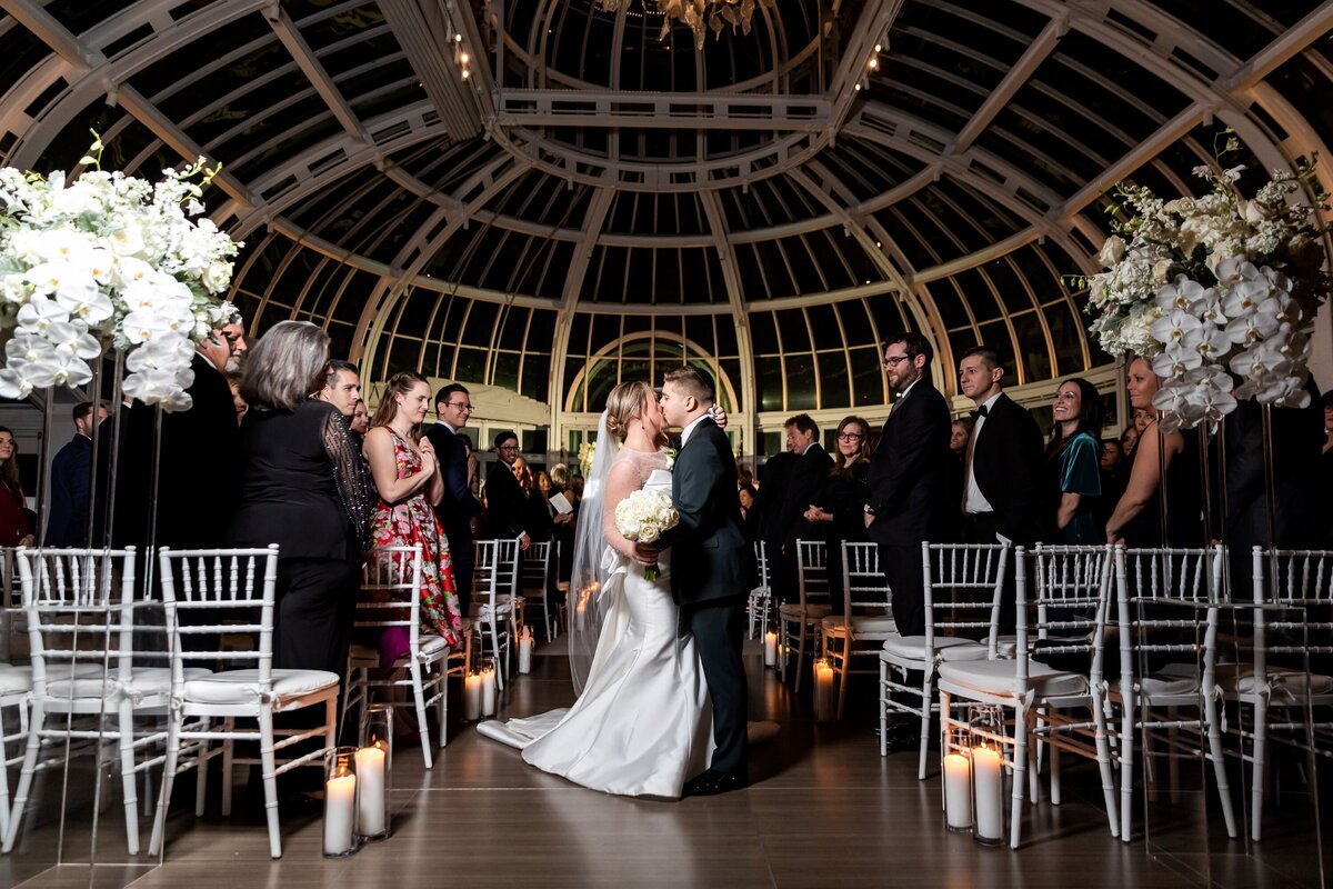 emma-cleary-new-york-nyc-wedding-photographer-videographer-venue-brooklyn-botanic-garden-10