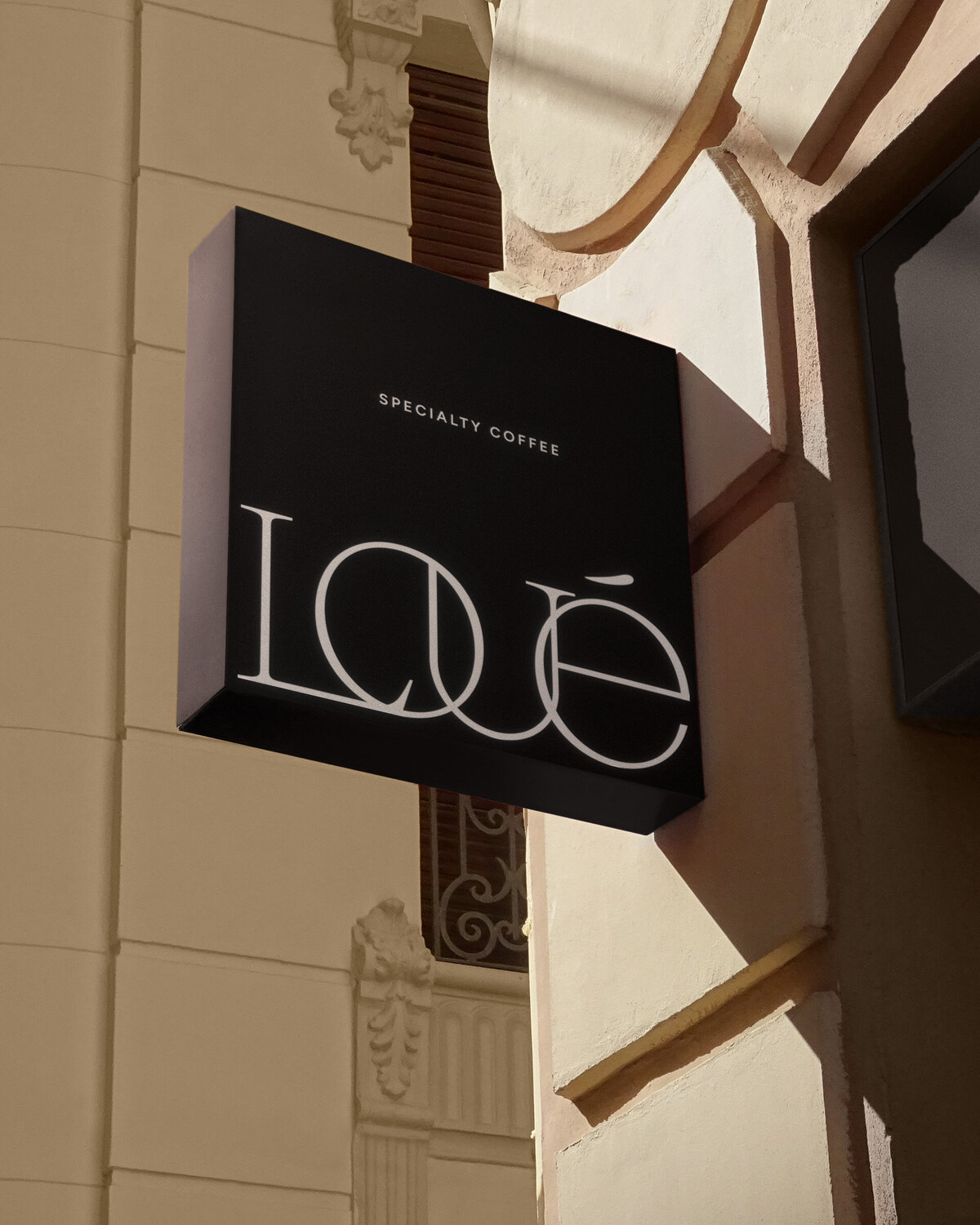 Loué Signing Gevelreclame | Koffiebar Exterieur Branding