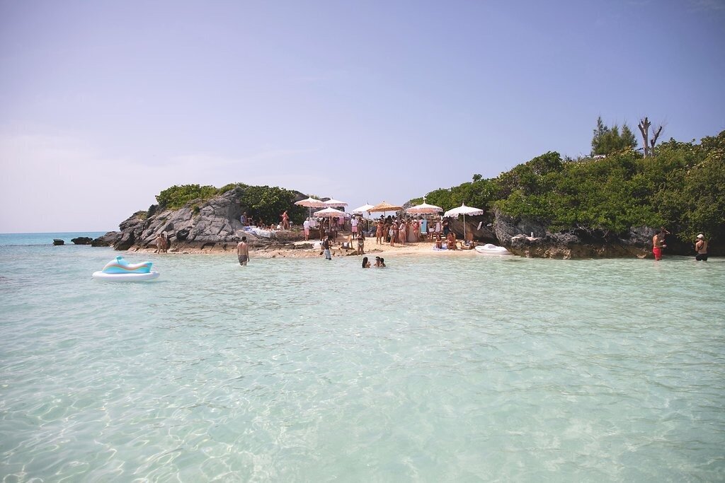Revolve-Bermuda-Raft-Up-Party-Dasfete-10