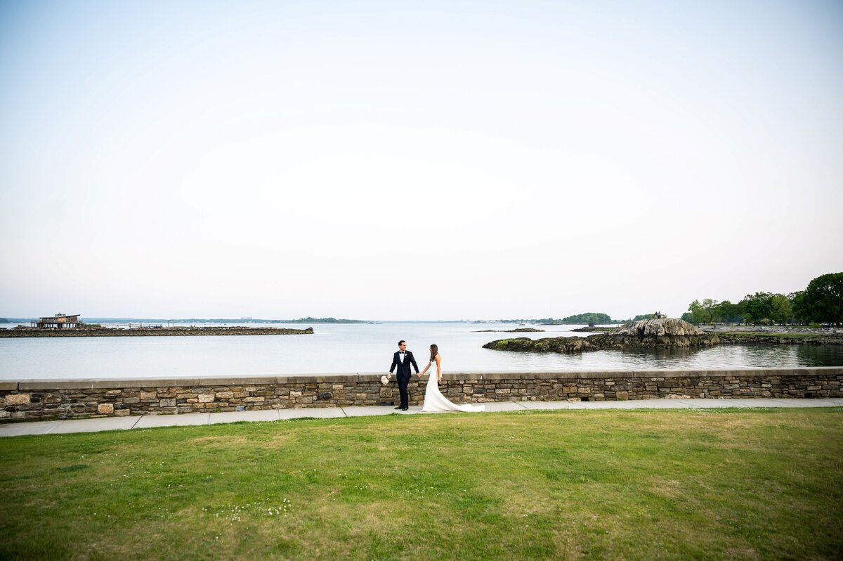 emma-cleary-new-york-nyc-wedding-photographer-videographer-venue-glen-island-harbour-club-16