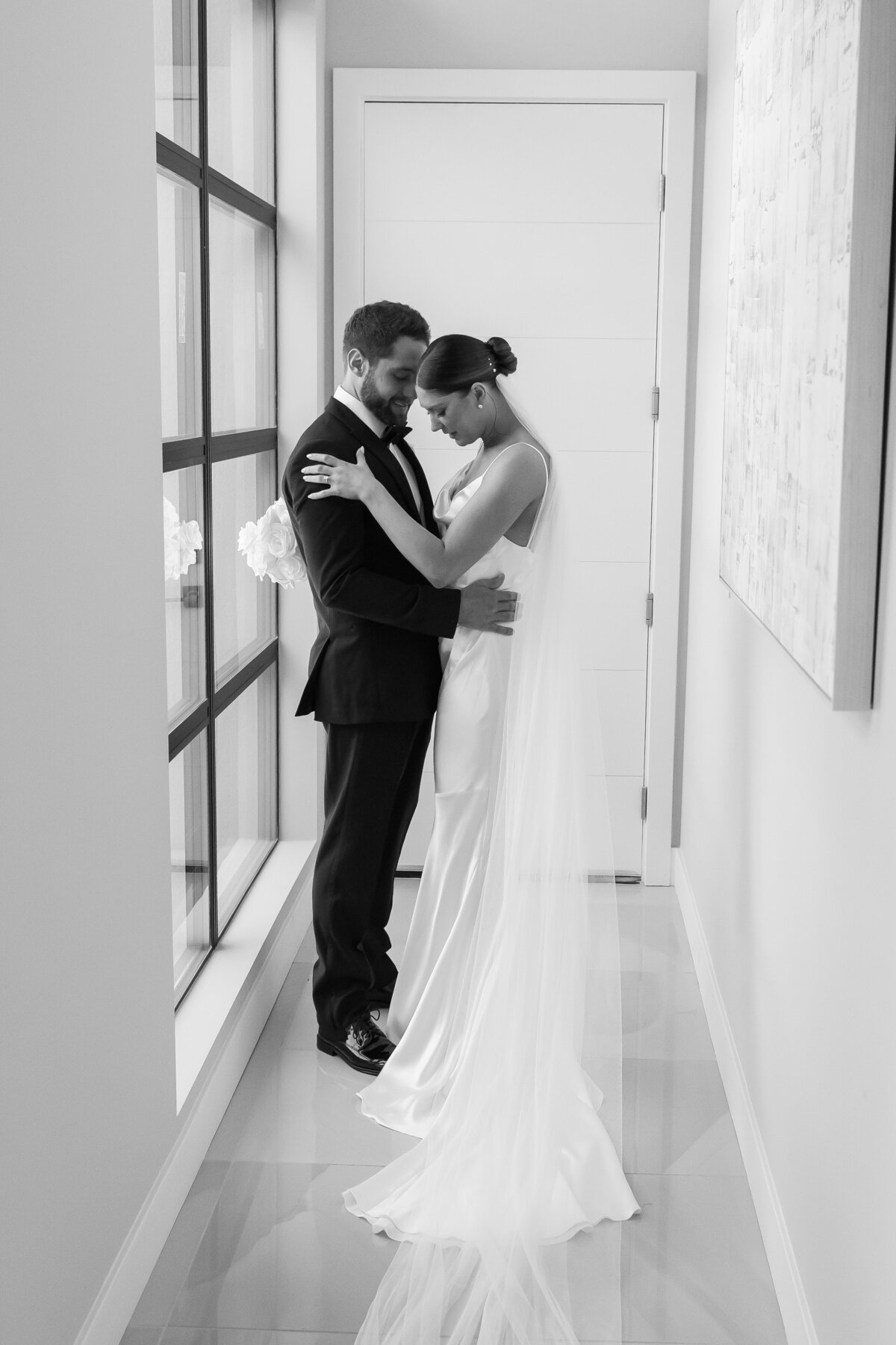 Luxe Black and White Wedding at Palms Casino Resort in Las Vegas - 14