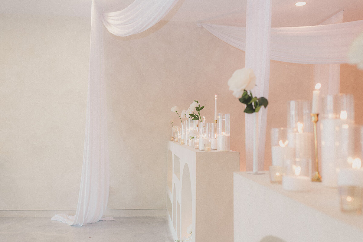 ThatChapelDowntownLasVegasModernWeddingChapel1