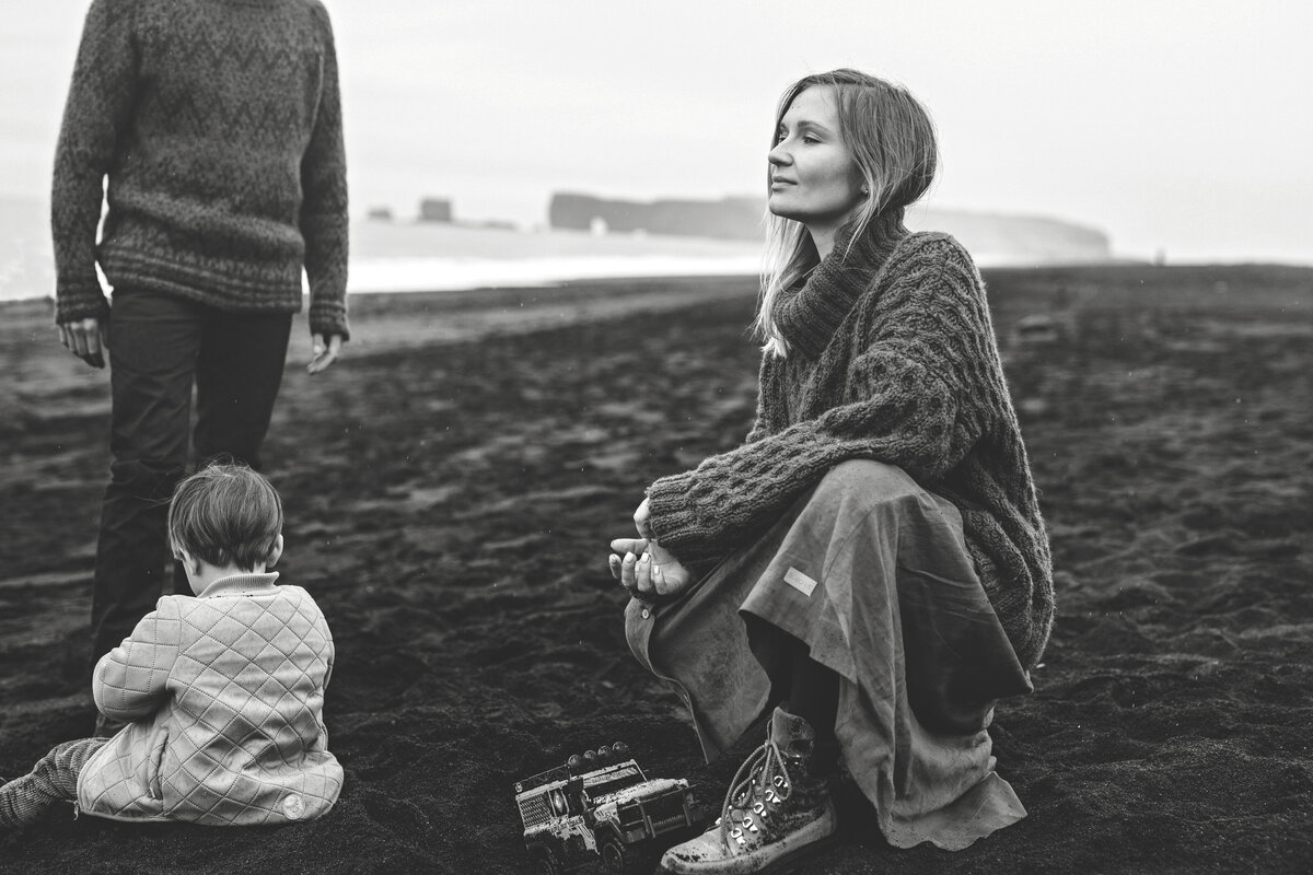 1jamiefindlayphotographyfashioneditorialphotographericeland-19bw