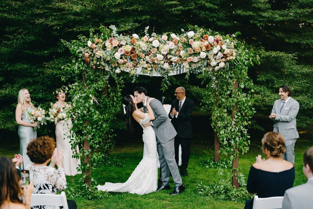 ceremony-arch-flowers-mayflower-inn-washington-ct-enza-events