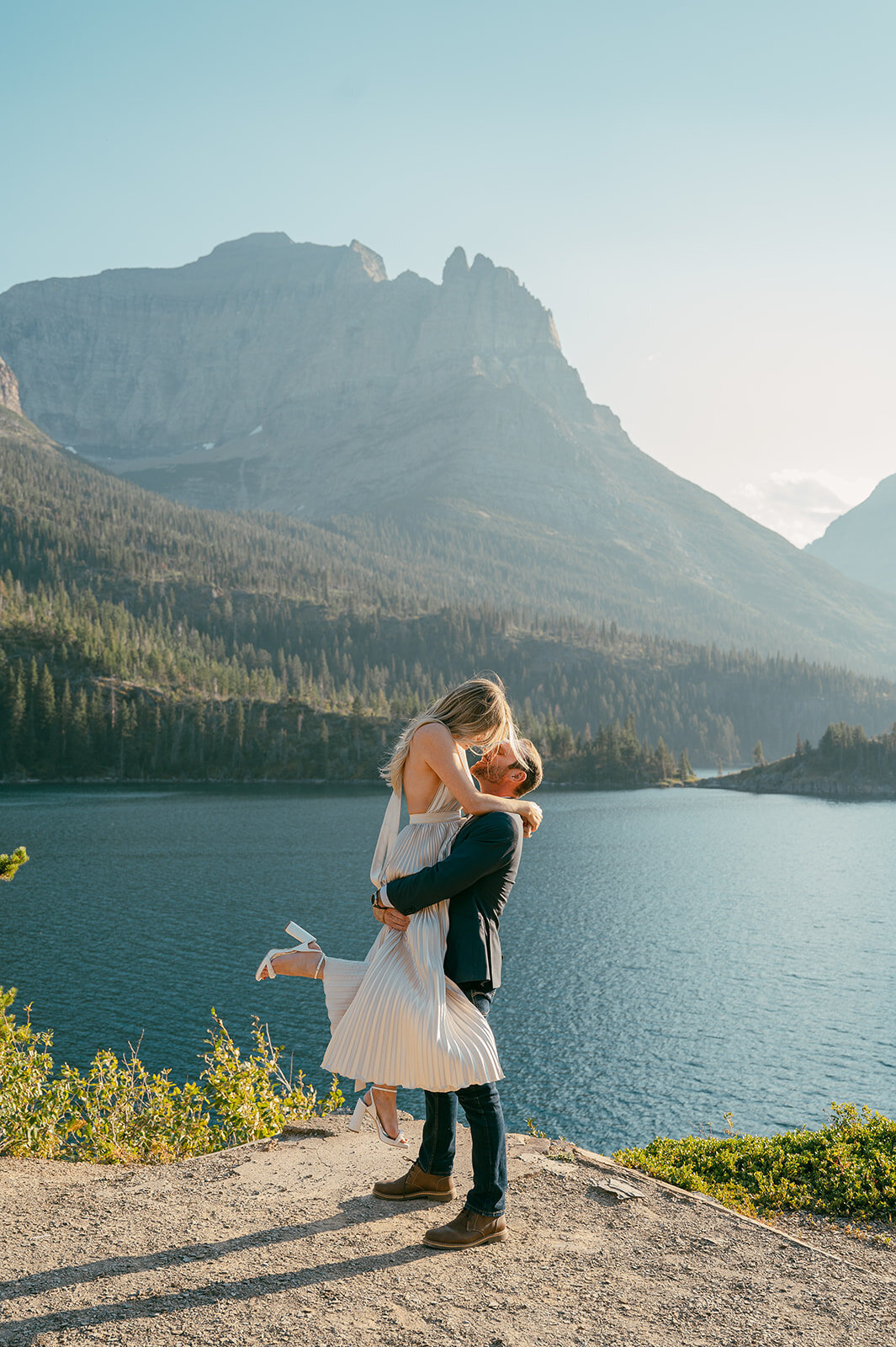 vintage-hollywood-glacier-national-park-elopement-presley-gray-photo1024