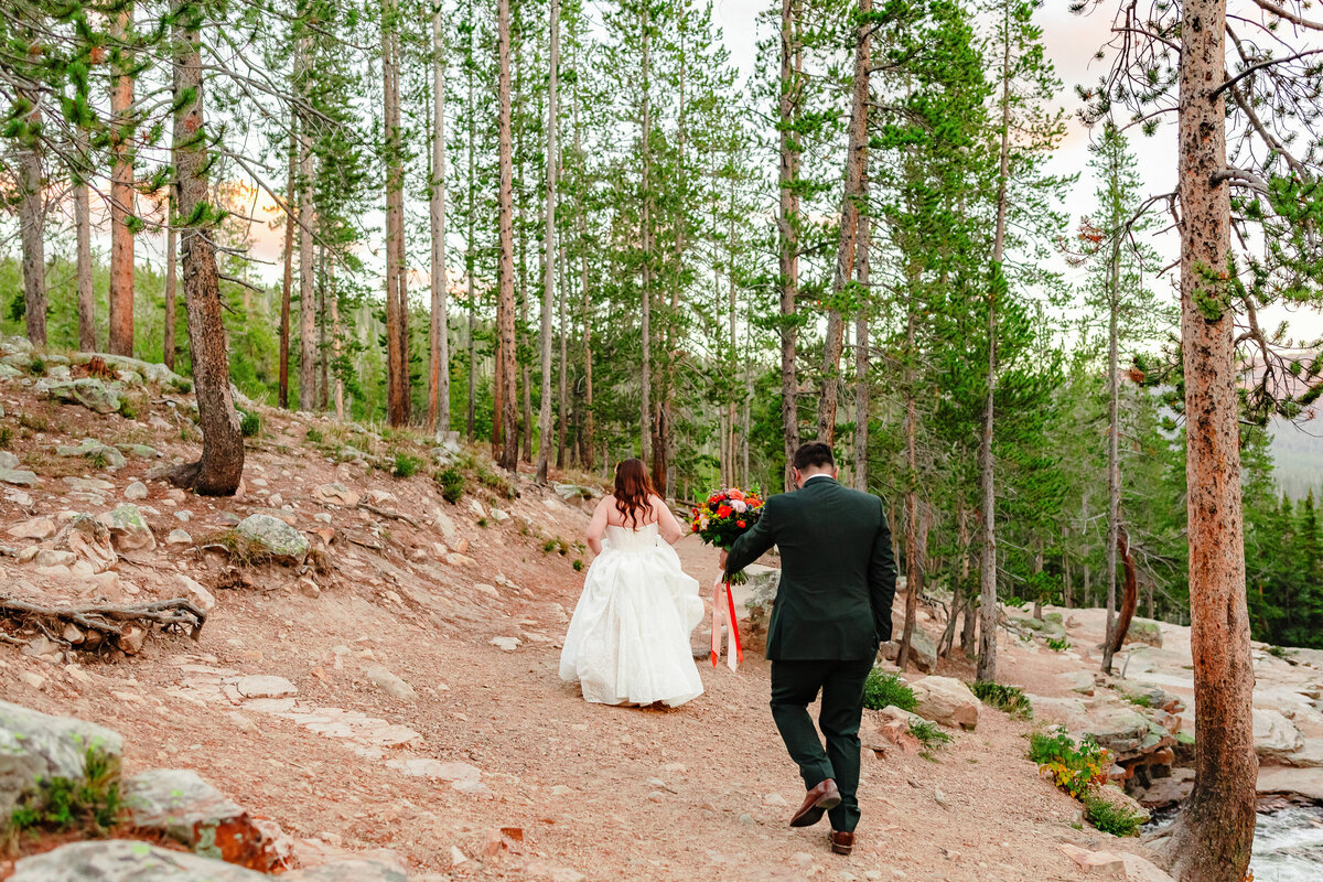 elopement hiking