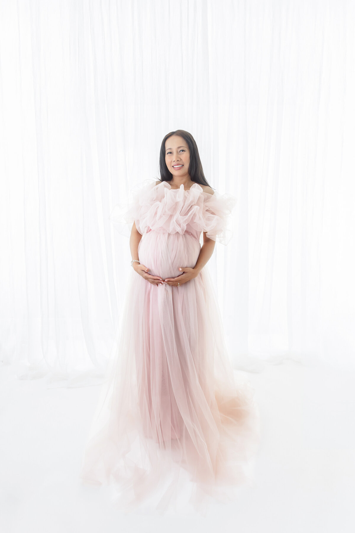 lovely_maternity_pink_gown_asian.jpg