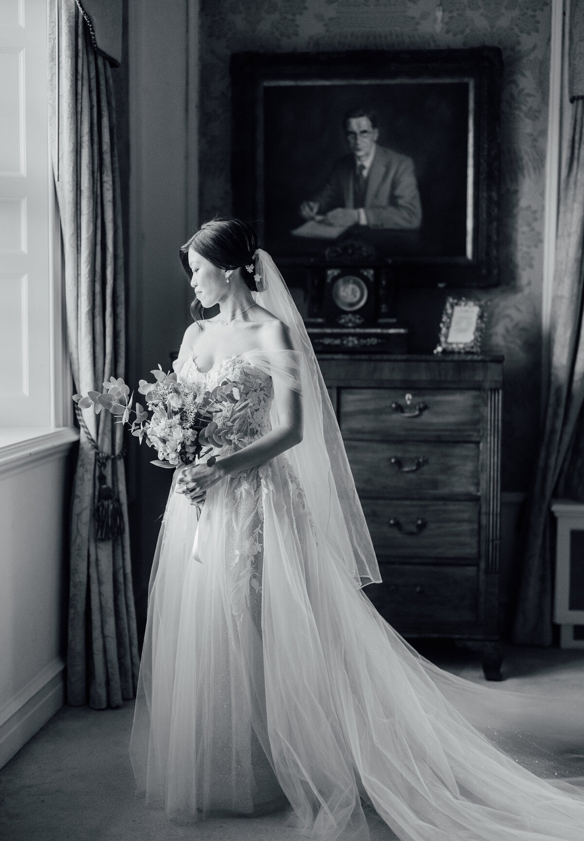 bride-getting-ready-waterford-castle