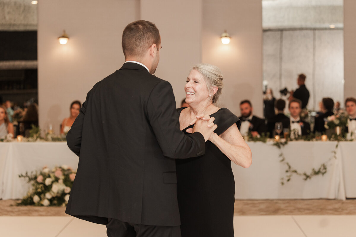 Alexis Fox Photography + Summer + Wedding + Ritz Charles + Carmel + Indiana (83 of 93)