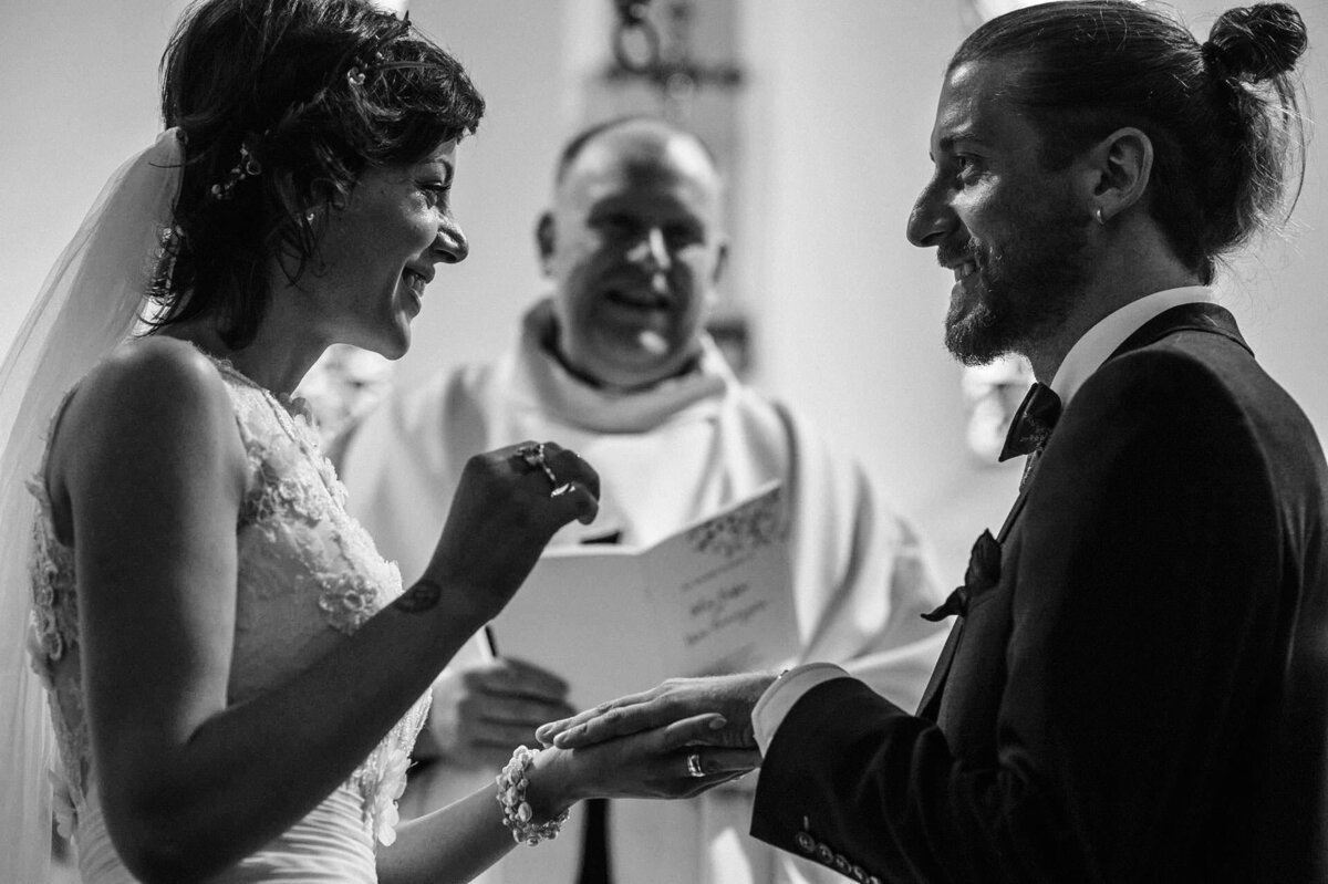 84 gougane-barra-wedding-ceremony