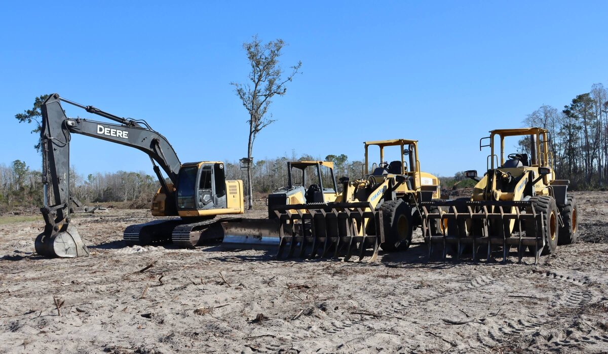 Photo of equipment used by Ray Hodge and Sons.