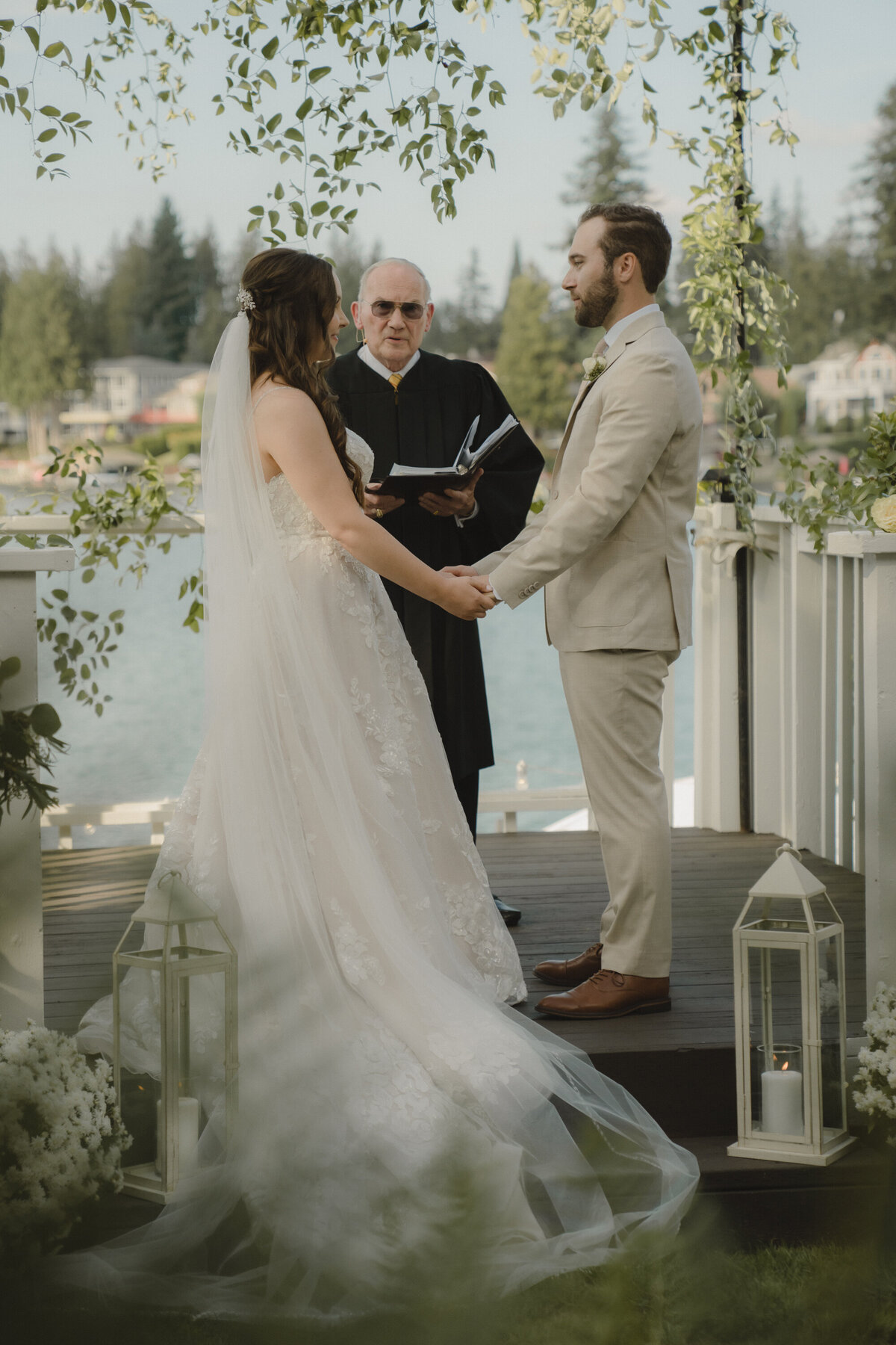 Stephanie-Chase-Wedding-at-the-Lake-Tapps-Bonney-Lake-Seattle-Amy-Law-Photography-93