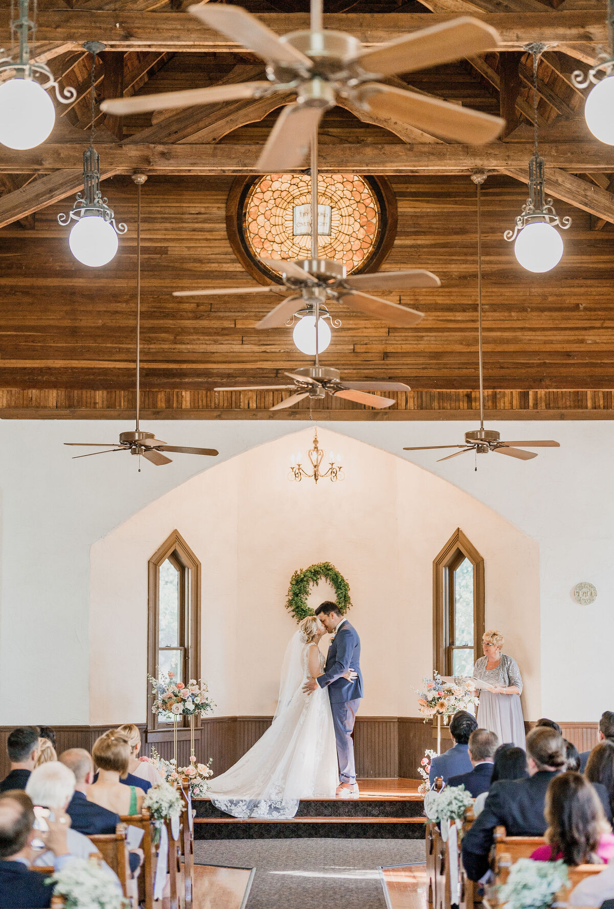 tara-tomlinson-chantilly-chic-elope-tampa-andrews-memorial-chapel-4