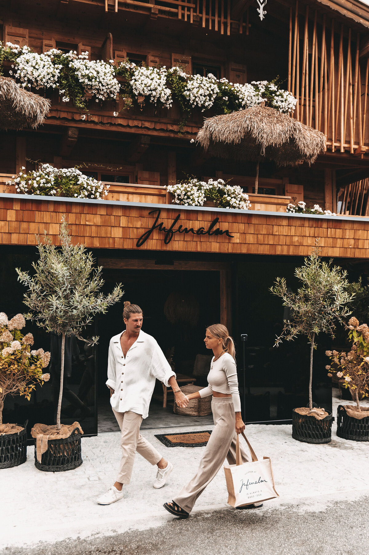 hotel-jufenalm-boho-alpen-maria-alm-eingang4