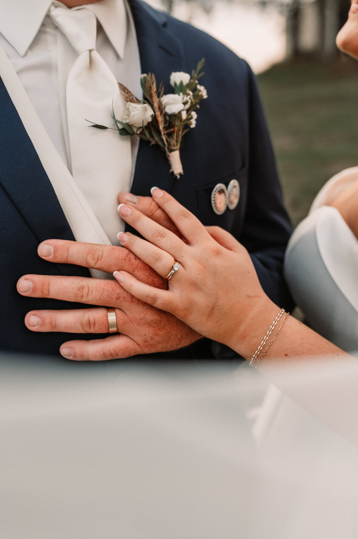 11AbigailGorskiPhotography-Sam-Ashleigh-Heiligenstein-Wedding