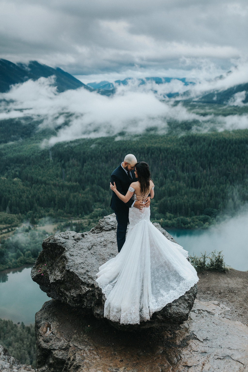 Mountaintop elopement in Mt. Baker in North Cascades, Seattle Washington