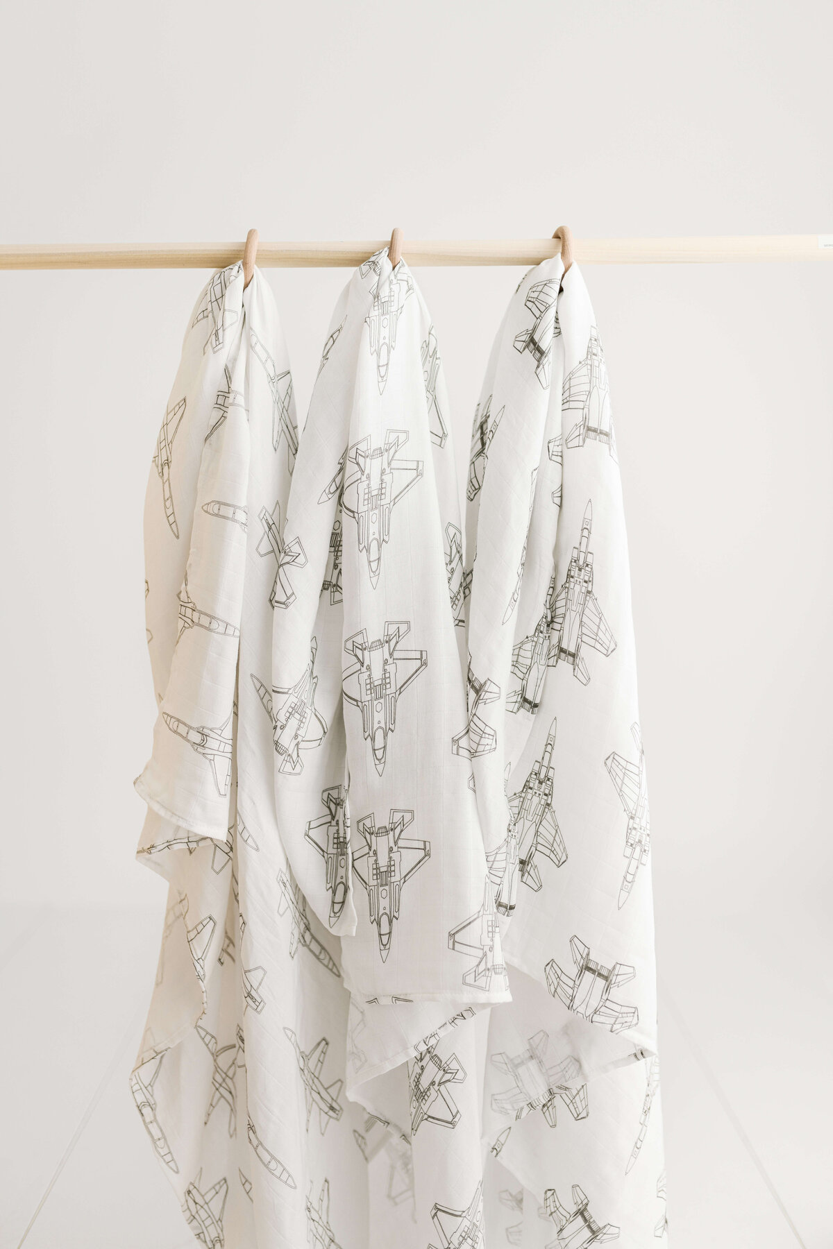 250418-LilPoshShop-APbrands03
