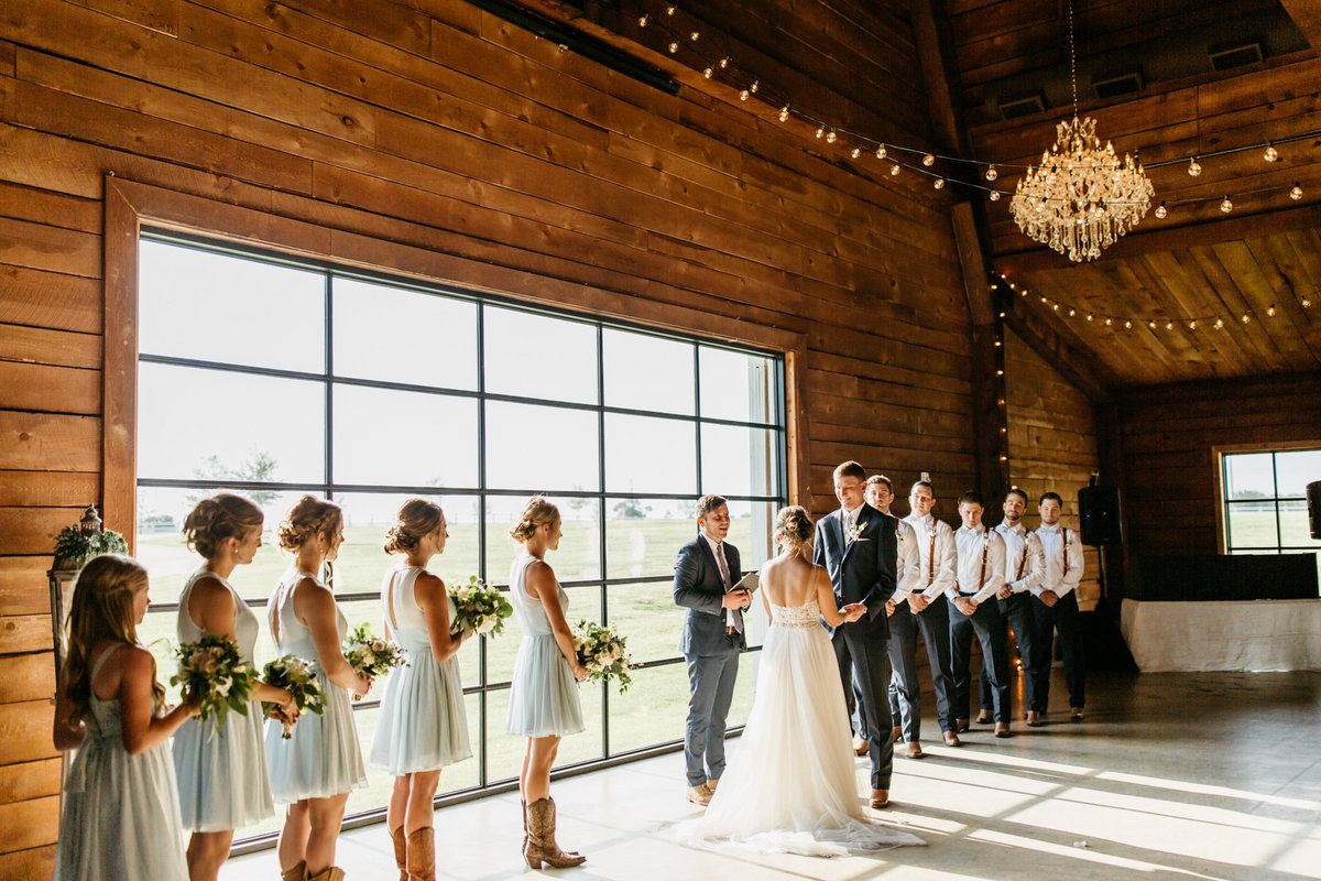 Alexa-Vossler-Photo_Dallas-Wedding-Photographer_North-Texas-Wedding-Photographer_Stephanie-Chase-Wedding-at-Morgan-Creek-Barn-Aubrey-Texas_89