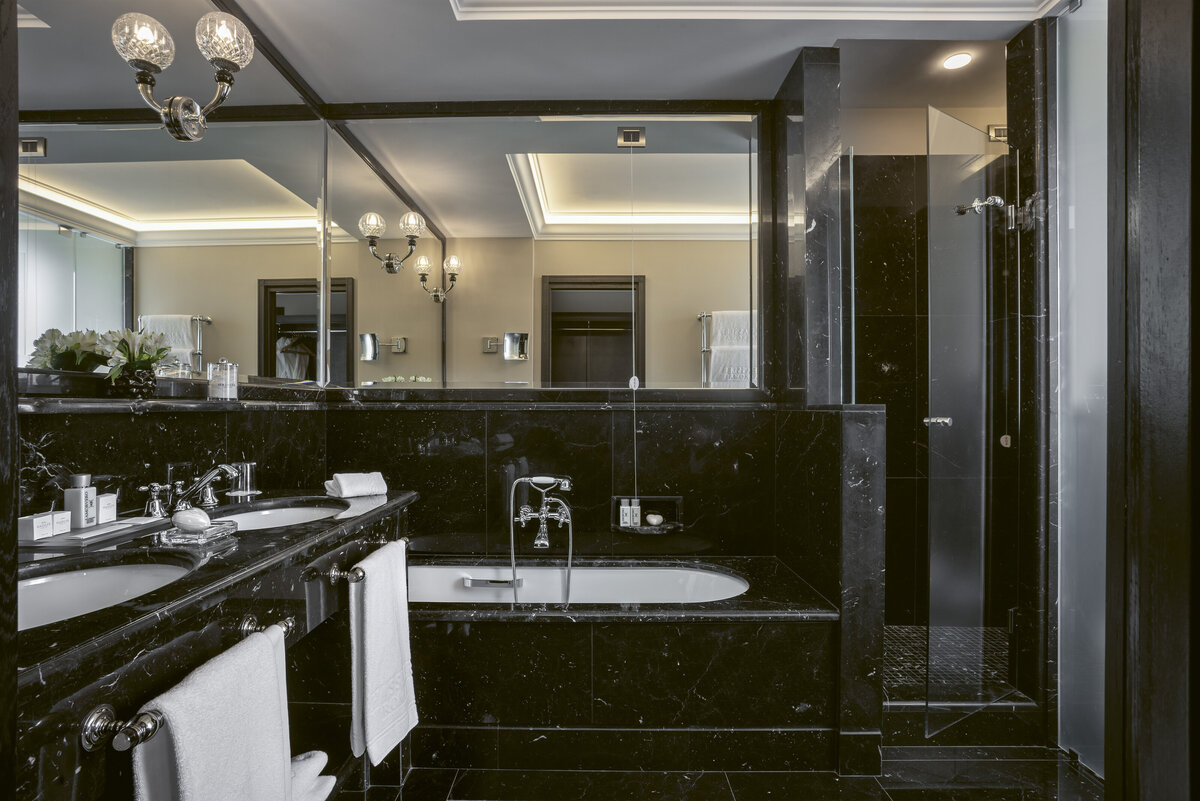 Waterstone - Hassler Collection - Hotel Hassler -Rome - Luxury Boutique Hotel - Classic Suite (7)_Battistessa