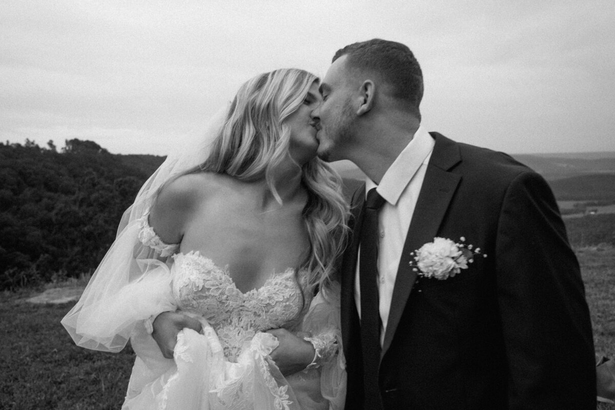 BlackwellWedding_SneakPeeks_LaurenZabelPhotography-42