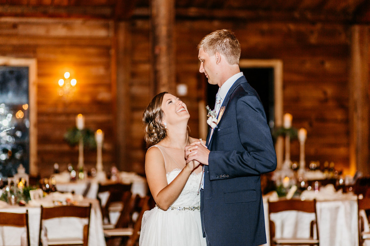 Alexa-Vossler-Photo_Dallas-Wedding-Photographer_North-Texas-Wedding-Photographer_Stephanie-Chase-Wedding-at-Morgan-Creek-Barn-Aubrey-Texas_218