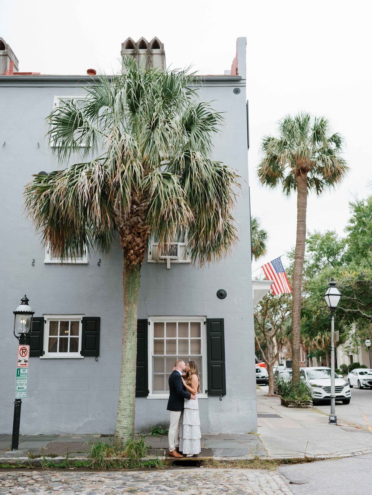 downtown-charleston-engagement-session-meg-andrew-019