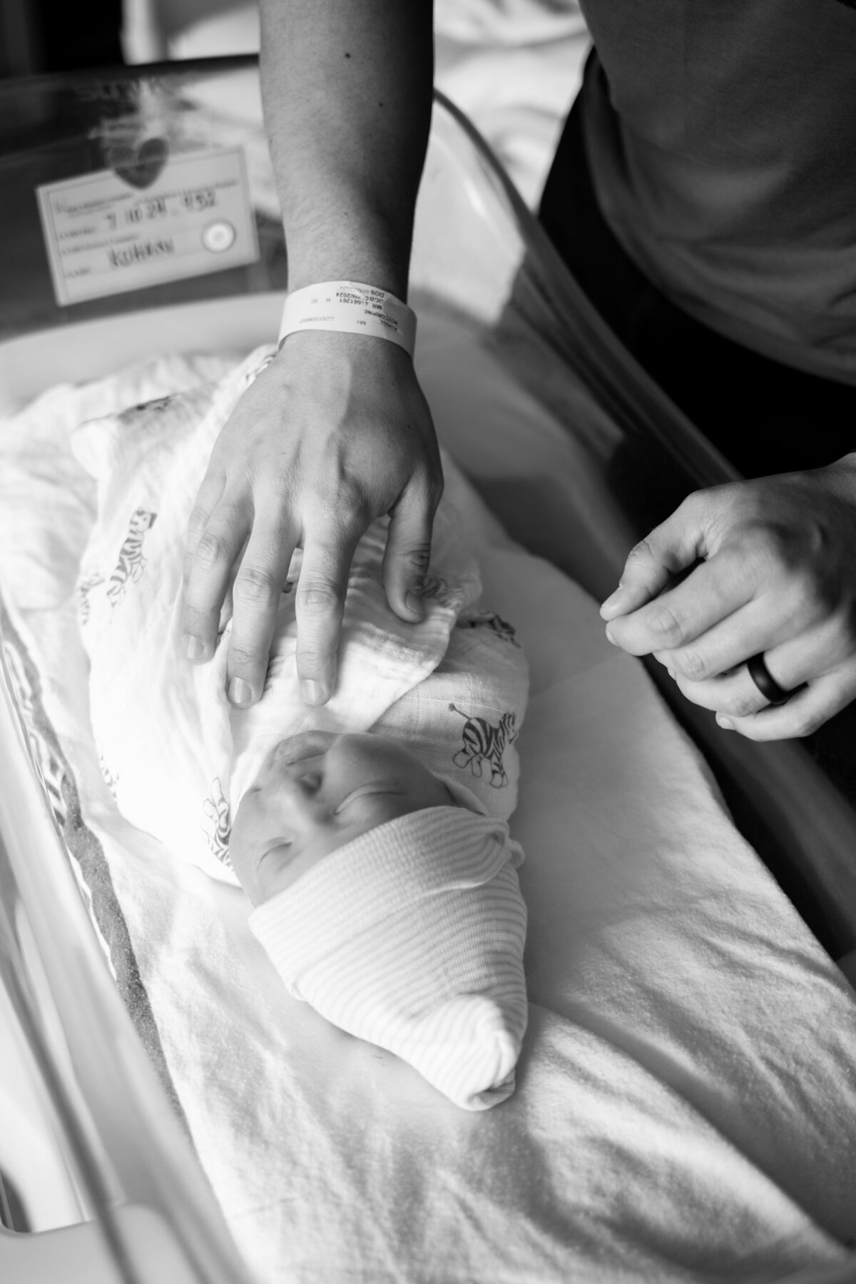 fresh-48-hospital-newborn-session-manhasset