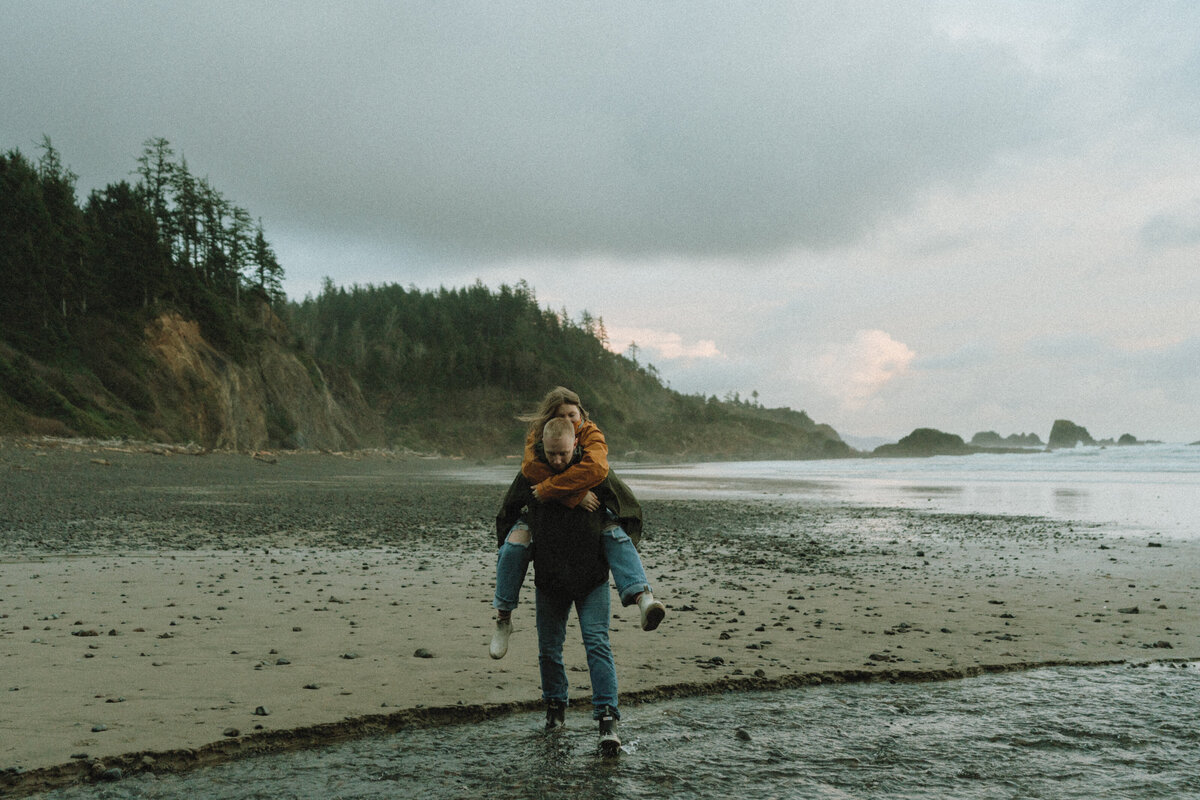 Oregon Coast Couples - lizarrietaphotography-69
