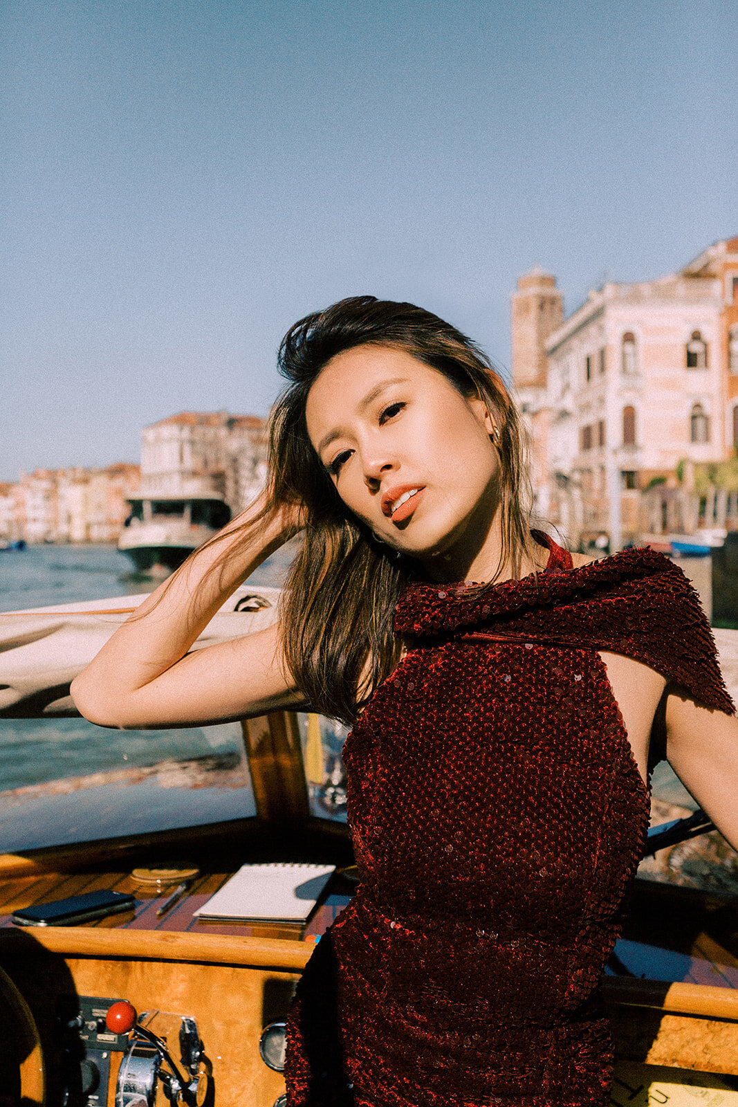 Venice-taxi-boat-luxury-photoshoot-couple-wedding40
