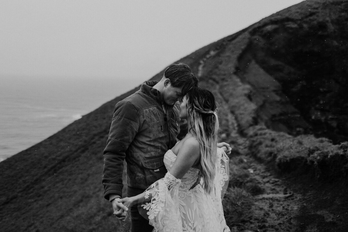 cliffs-of-moher-ireland-elopement-destination-wedding-photographer-ilumina-photography-3713