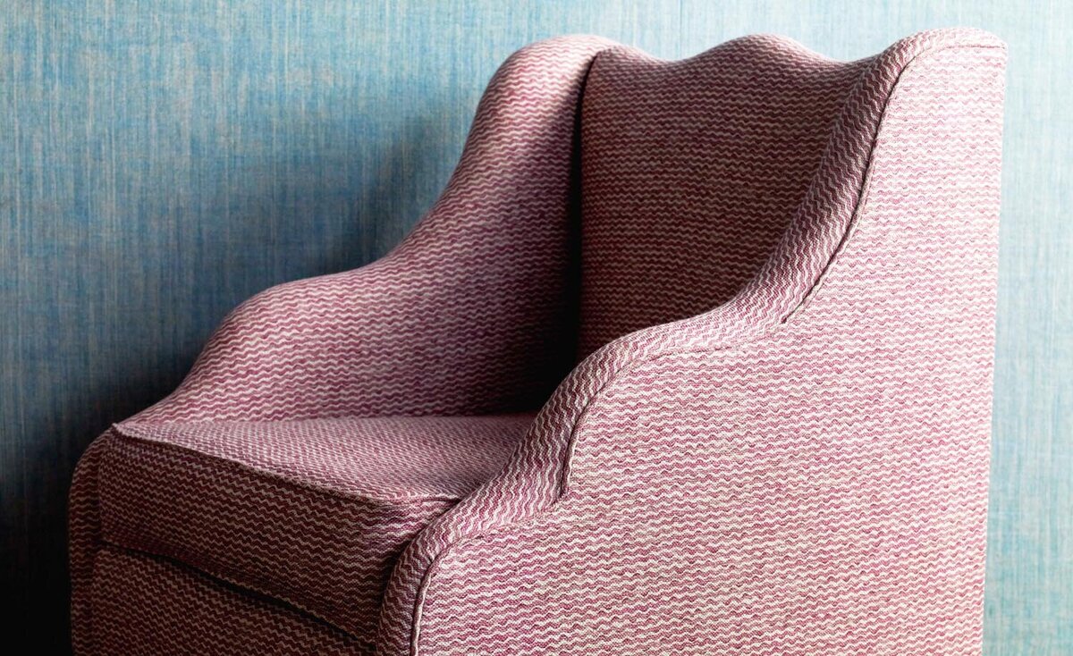 Fermoie Spring 2021 - Chair (by David Seyfried) in pink Popple POPP-003, Walling in Ringballa N-039 (close up)