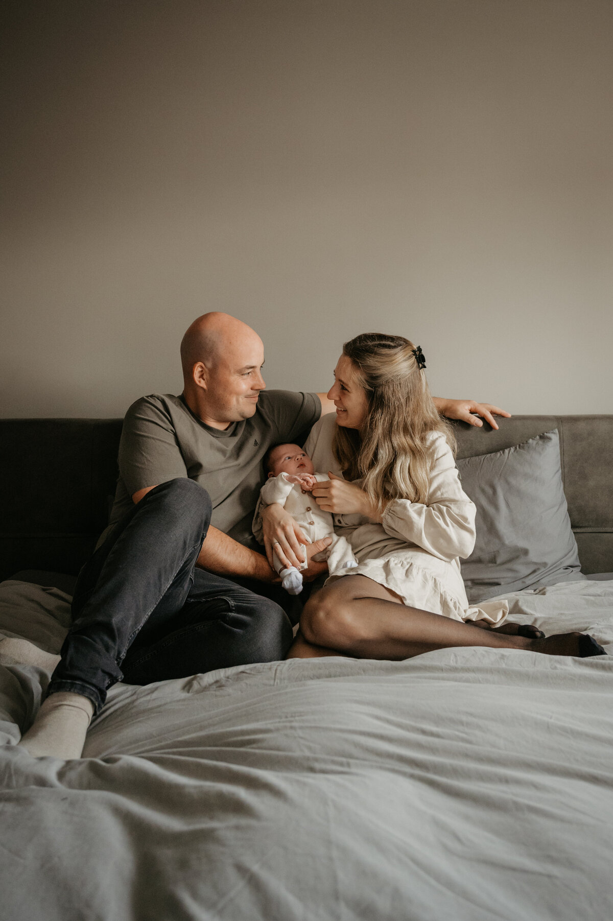 Max en Rebecca - Newbornshoot Liva-7