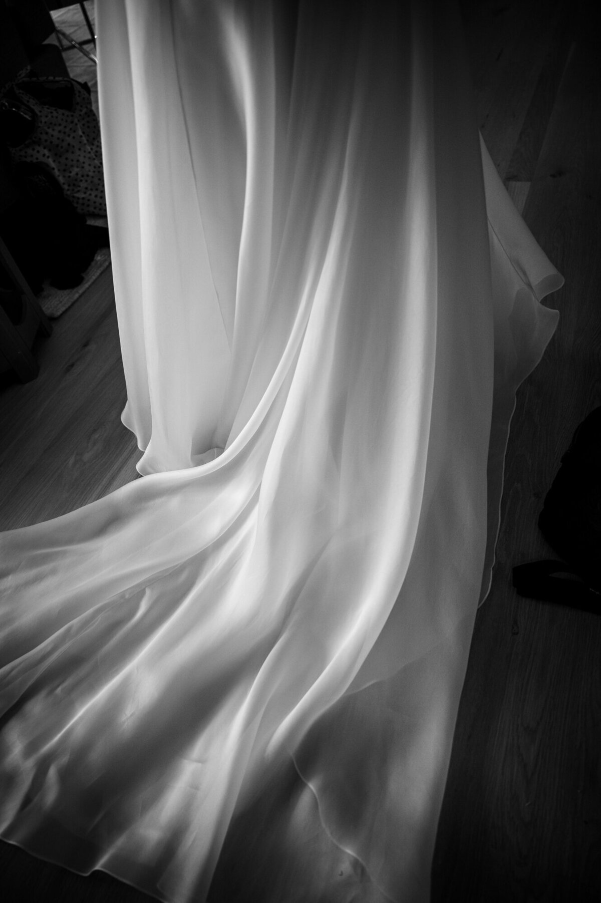 new-canaan-wedding-photographer-riverside-yacht-club-dress-detail