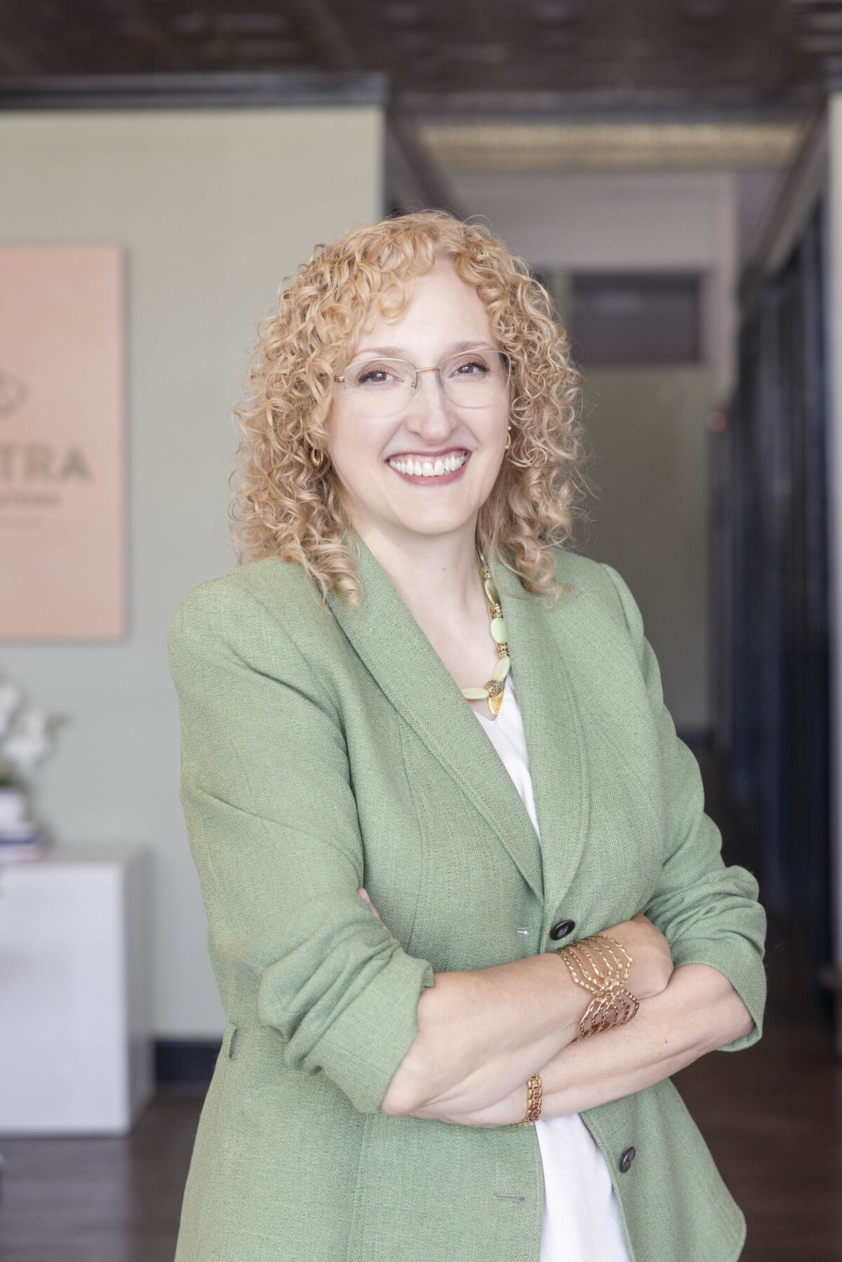 Aviatra-cincinnati-personal-brand-photos-Jennifer Blackburn-your-brand-compass-1803