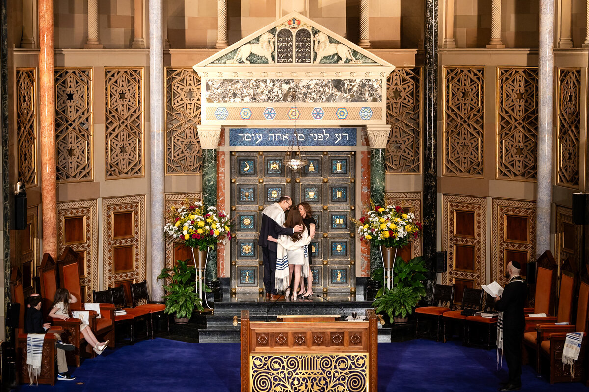 Current_Bat_Mitzvah_Ceremony_edit-Olivia-0134