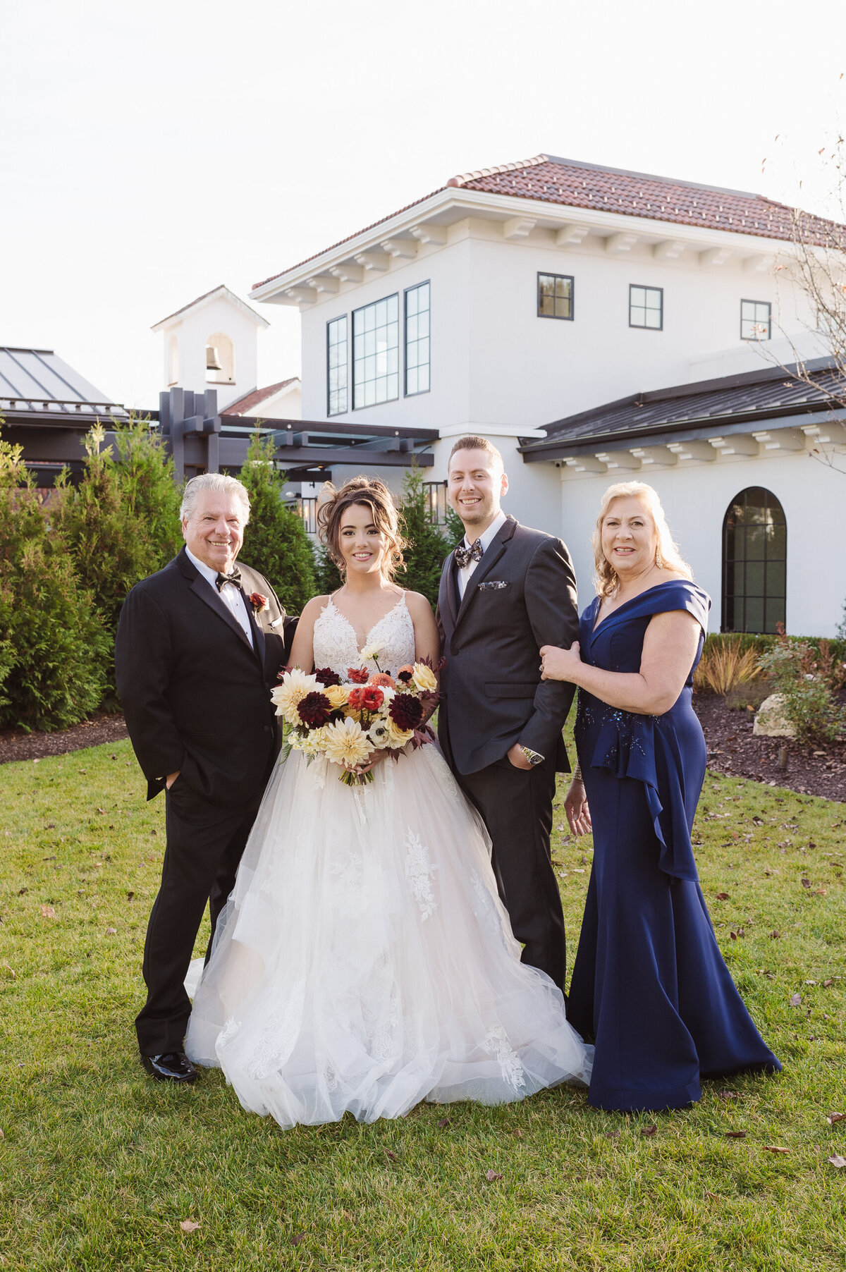 whimsical-wedding-photographer-nj-by-suess-moments-at-the-perona-farms-refinery