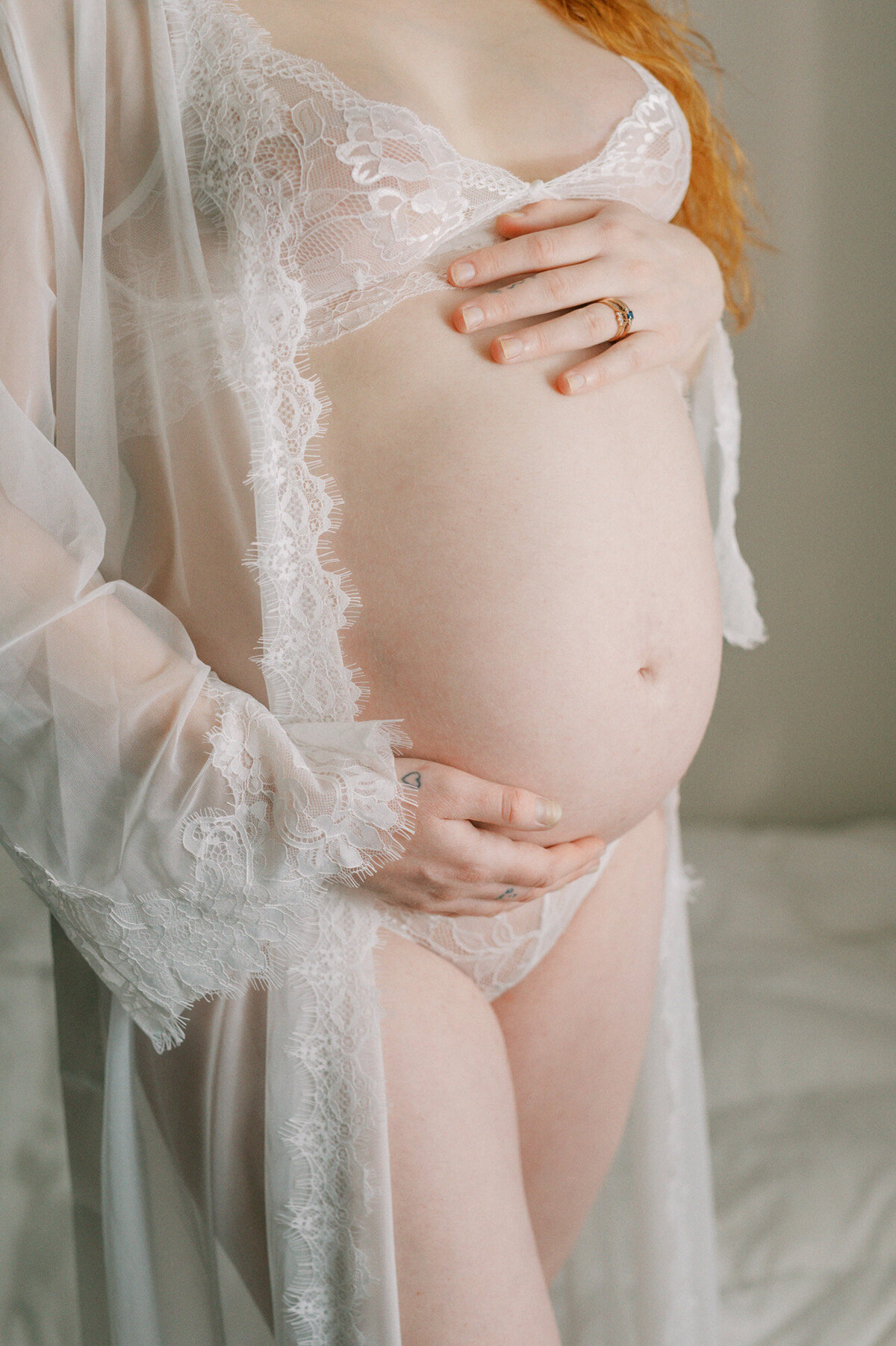 intimate-maternity-boudoir-session-1