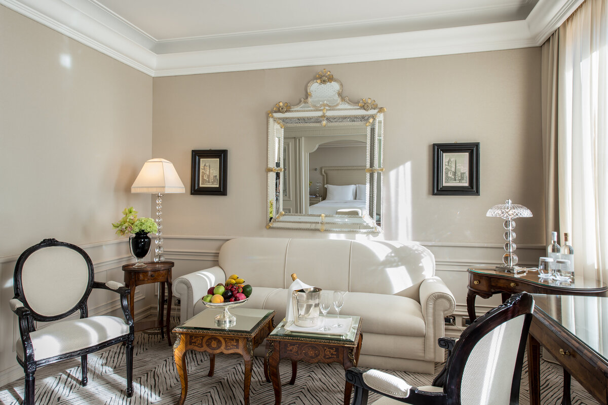 Waterstone - Hassler Collection - Hotel Hassler -Rome - Luxury Boutique Hotel - Executive Suite Living Room ( 1 ) - Hassler roma - 300 dpi