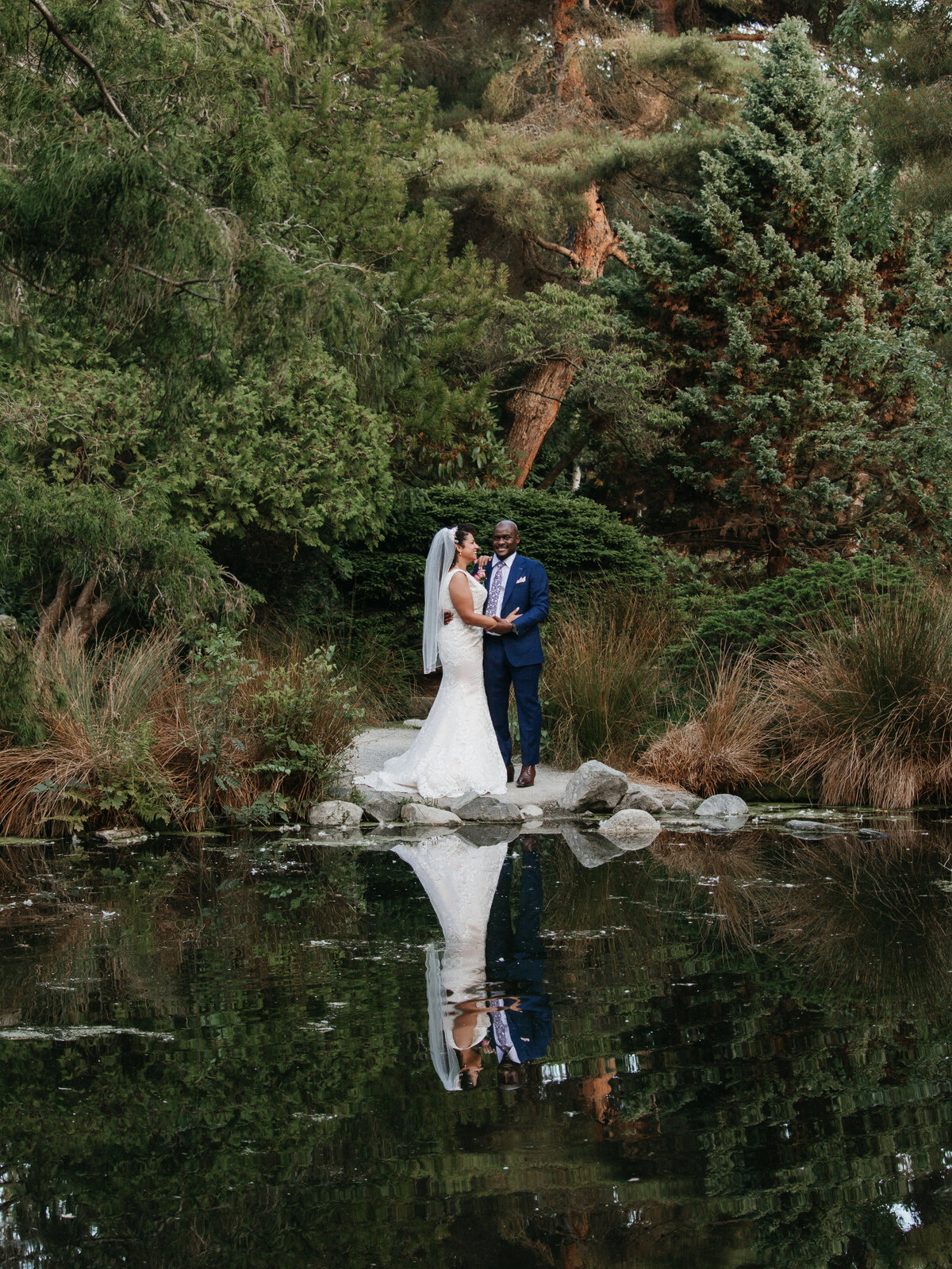 Authentic-documentary-wedding-photography-Point-Defiance-jennifer-moreno-photography-washington