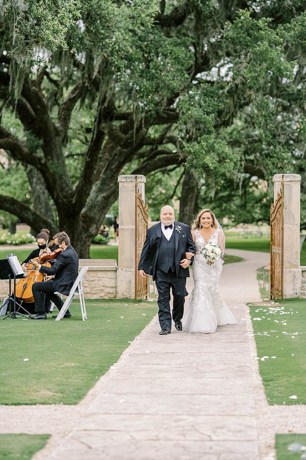 Spring-European-Style-Wedding-at-The-Clubs-at-Houston-Oaks-Two-Be-Wed-Alicia-Yarrish-Photography_0029